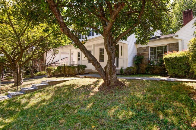 Foto del edificio - 3 Bedroom 2.5 Bath SFH in Fairfax for Rent!