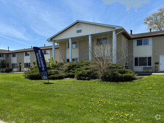 Building Photo - CONTINENTAL TOWNHOMES