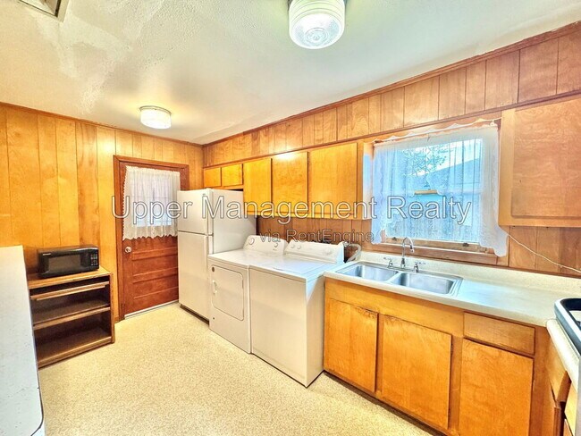Building Photo - 638 Huntlee Dr