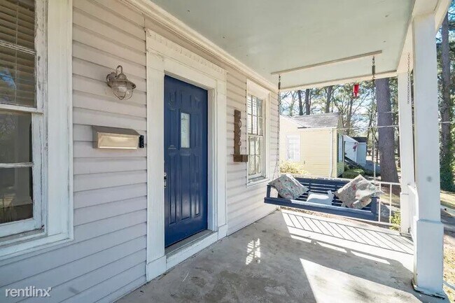 Building Photo - 3 br, 3 bath House - 4046 Pine Hill Drive