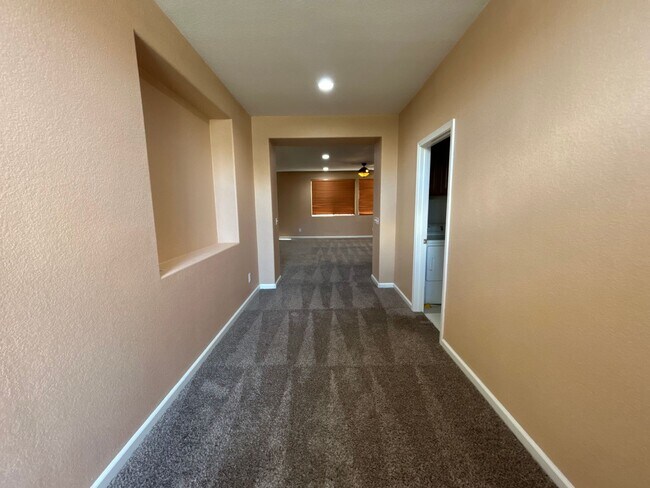 Foto del edificio - 543 Chandler Ct