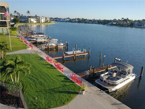 Building Photo - 3200 Gulf Shore Blvd N