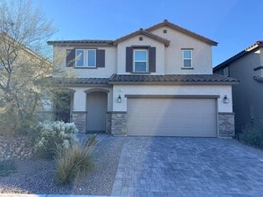 Building Photo - 5961 Bruselas St