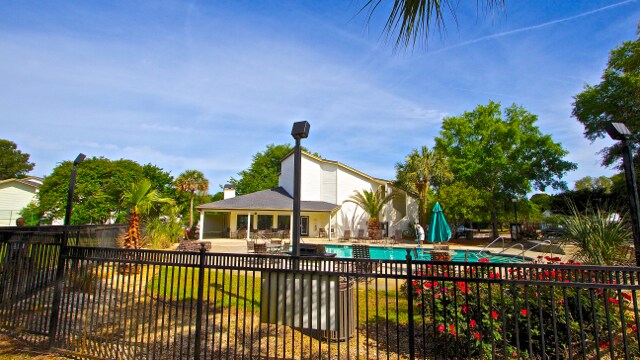 Foto del edificio - 271 Alexandra Dr