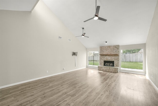 Building Photo - 12111 Whittington Dr