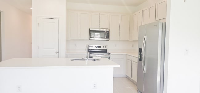 Building Photo - 2043 Firethorn Lp