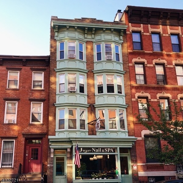 Foto principal - 265 Grove St