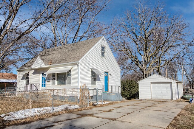 Building Photo - 6720 Leighton Ave