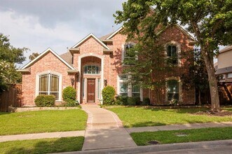 Building Photo - 8100 Rosemont Dr