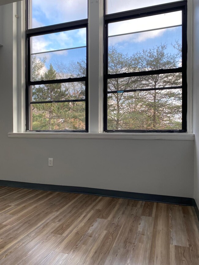 Building Photo - 1735 Ohio Ave