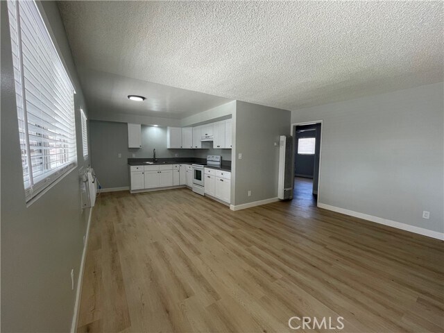 Foto del edificio - 8364 Nuevo Ave