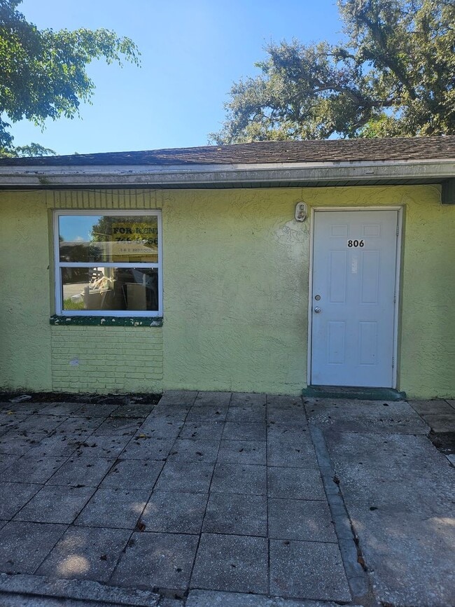 Building Photo - 806 56th Ave E