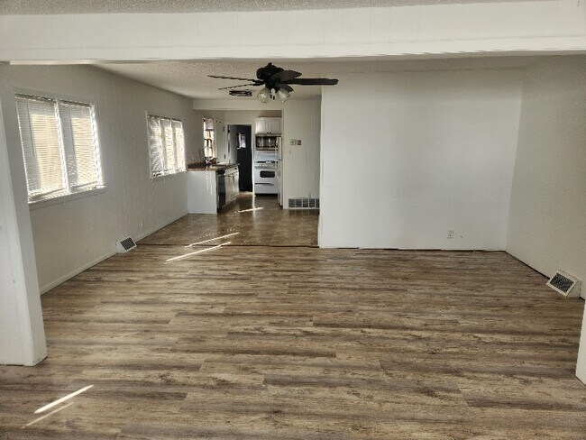 Foto del edificio - 1400 Woodlawn Beach