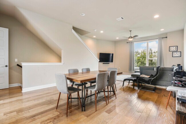 Foto del edificio - 1416 Waterloo Shore Ln
