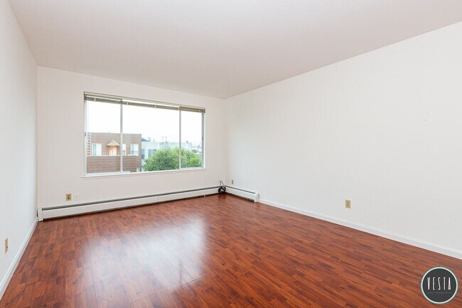 Building Photo - CHARMING 2BD IN PARKSIDE NEIGHBORHOOD NEAR...