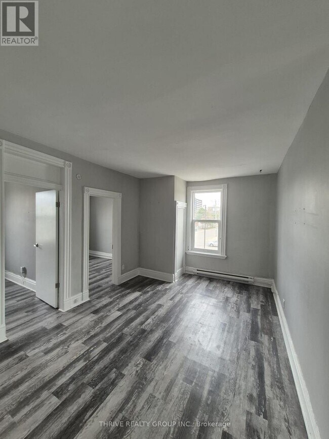 Building Photo - 259 Clarence St