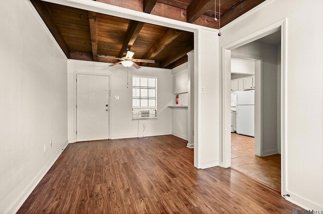 Building Photo - 2963 Greenwood Dr