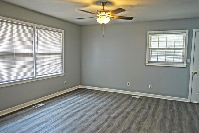 Foto del edificio - 3202 Berkley St SW