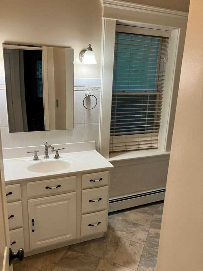Full Bath another view - 1908 Hamburg Tpke