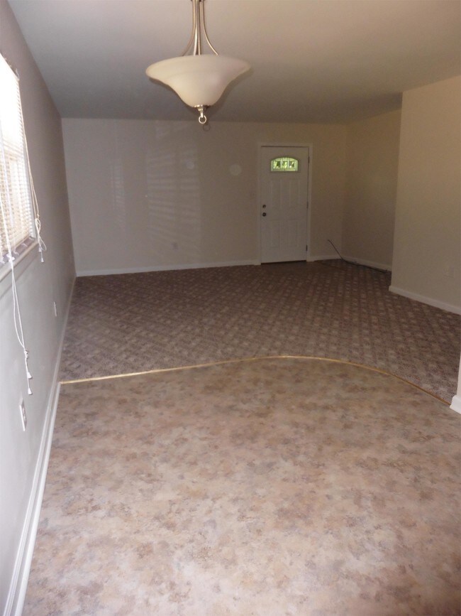 Building Photo - 575 Sand Hill Rd