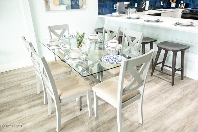 Foto del edificio - 4726 Bay Point Rd