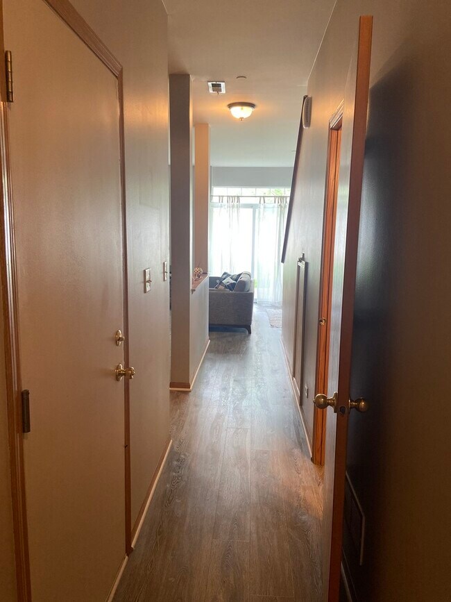 Building Photo - 4566 Camden Ln