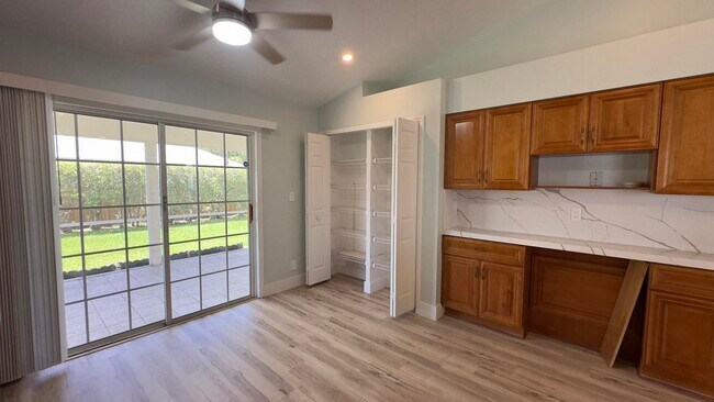 Foto del edificio - 13285 Opal Ln