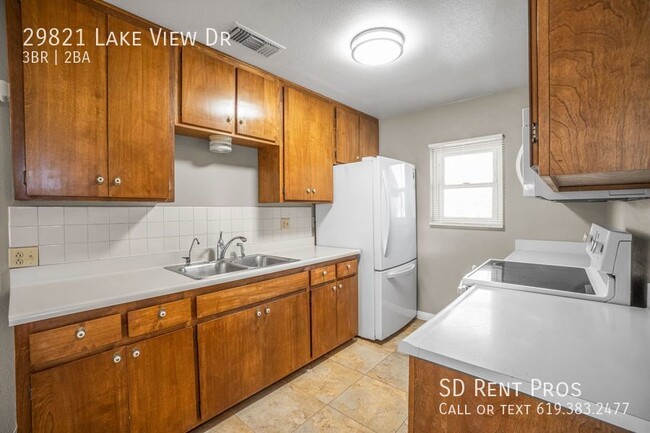 Building Photo - Lake Morena -Move In Special 3 bed / 2 bat...