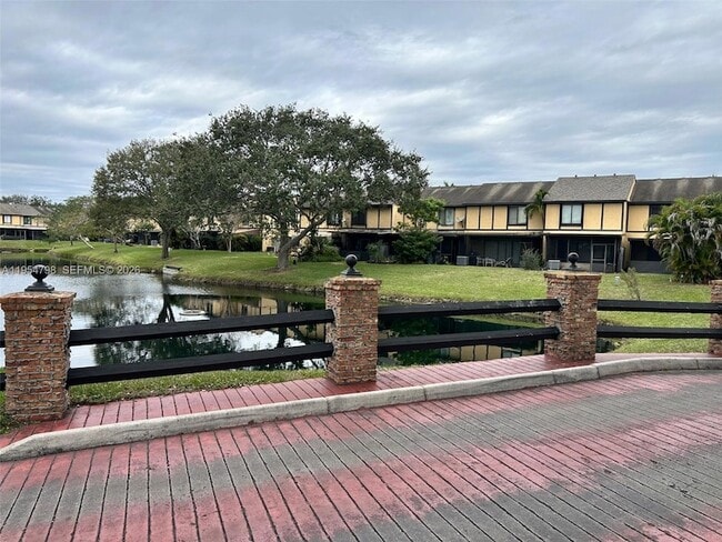 Foto del edificio - 9225 NW 49th Pl