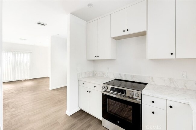 Foto del edificio - 7044 White Oak Ave