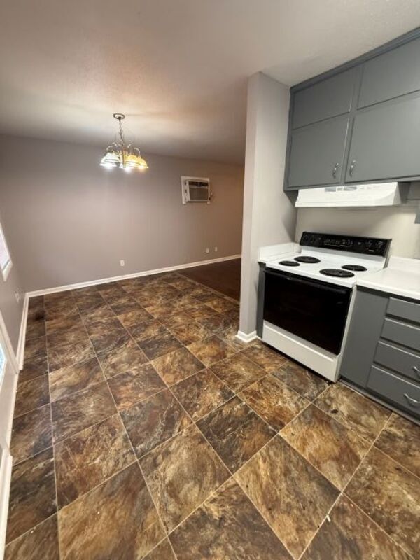 Foto del edificio - 3419 Grassfort Dr SW