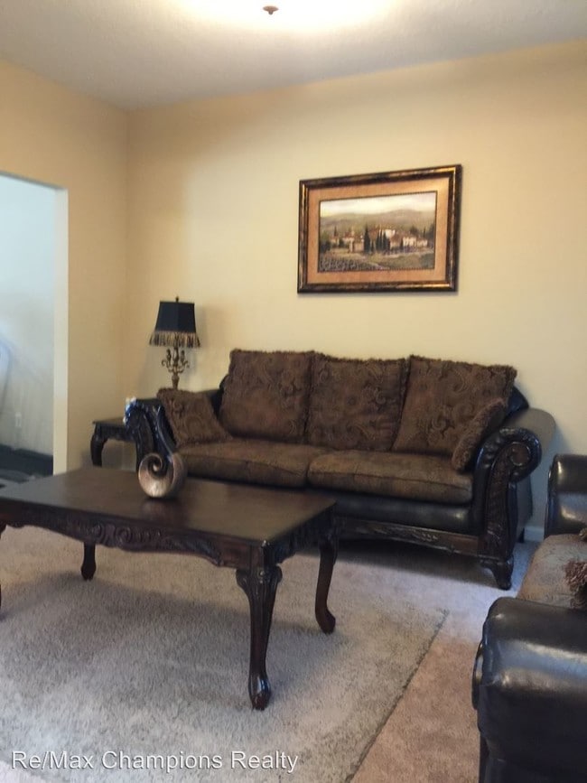 Building Photo - 1607 Lexington Lake Dr