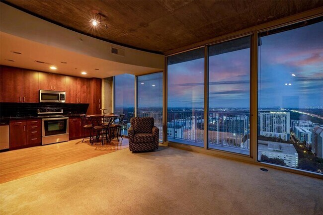 Foto del edificio - 155 S Court Ave