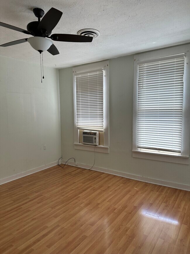 Living room - 509 18th Street