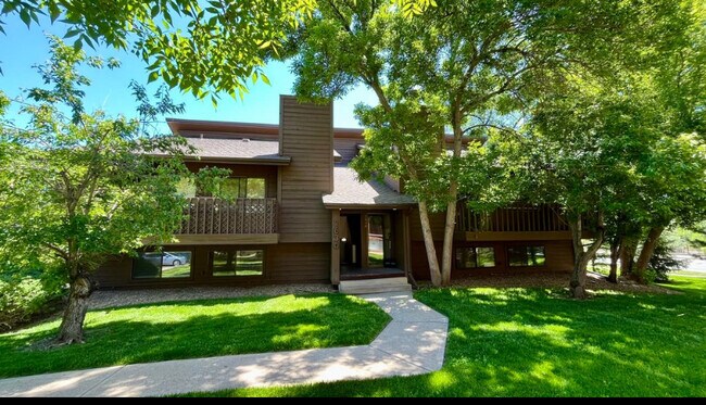 Building Photo - 2630 Juniper Ave