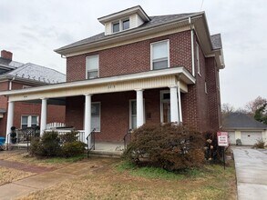 Building Photo - 2216-2218 Memorial Ave SW