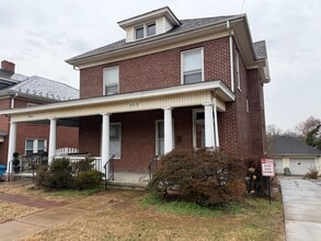 Building Photo - 2216-2218 Memorial Ave SW