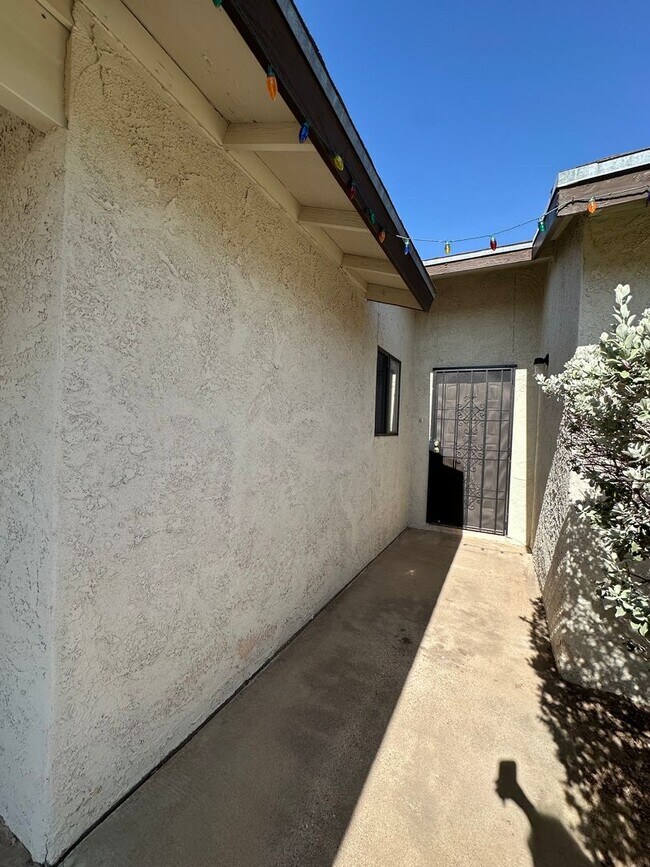 Foto del edificio - Cute 2 bedroom, 2 bathroom home with firep...