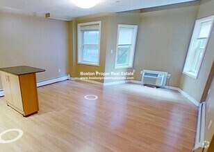 Building Photo - 461 Park Dr
