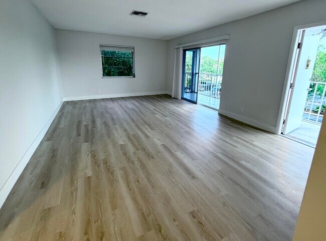 Foto del edificio - 531 N J St
