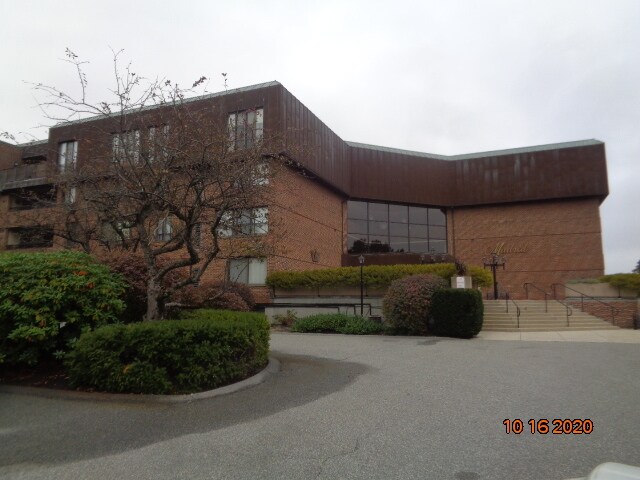 Foto del edificio - 402 Paradise Rd