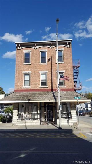 Building Photo - 274 Main St