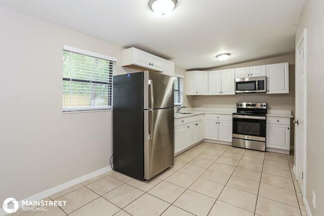 Building Photo - 7705 LAUDERDALE DR N, JACKSONVILLE, FL 32277