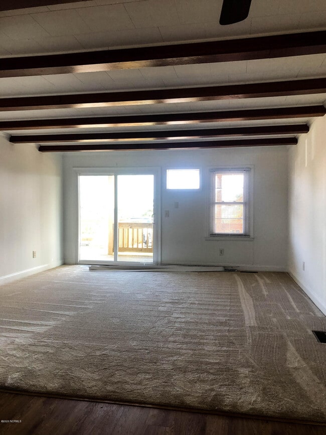 Building Photo - 8702 Ocean View Dr