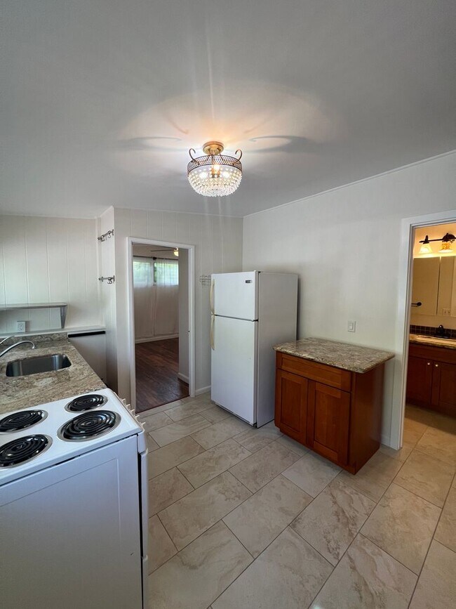 Foto del edificio - Newly renovated 1 bedroom, 1 bath, 1 parki...