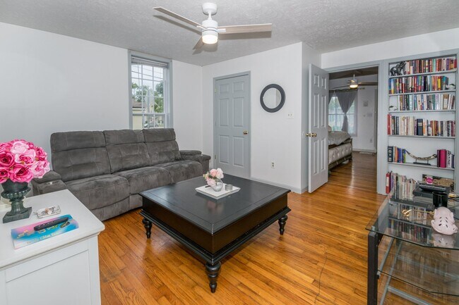 Foto del edificio - 517 E 7th St