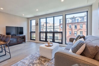 Building Photo - 240 Freedom Trl