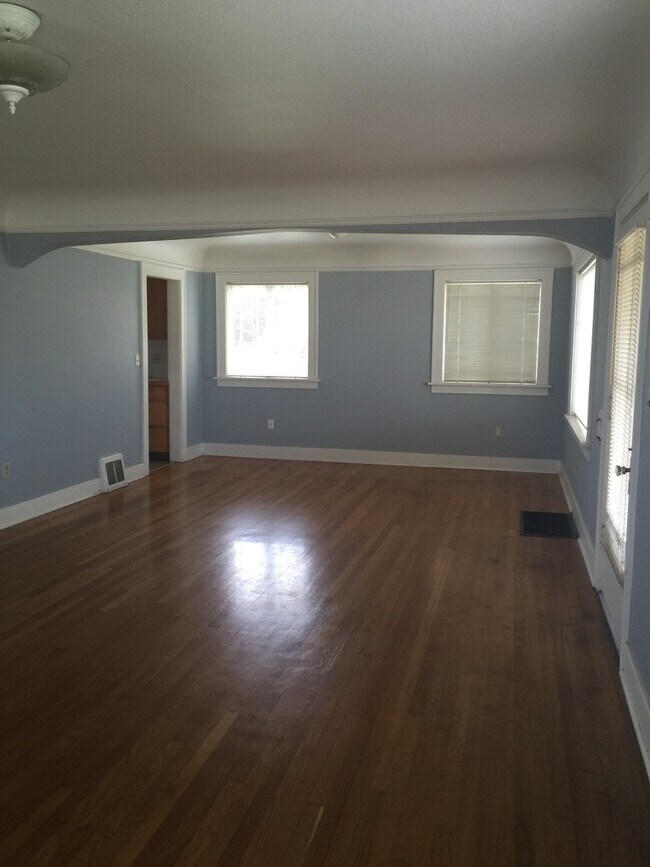 Foto del edificio - Charming Vintage Home for Rent in Camas!