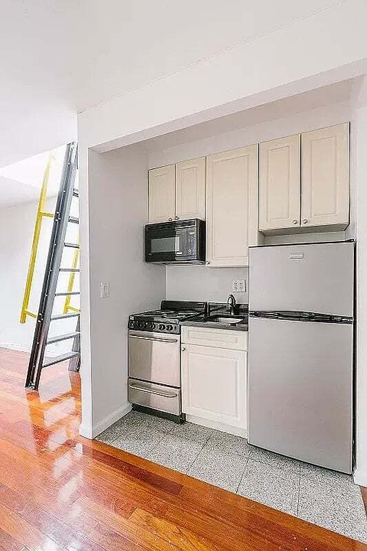 Foto del edificio - 235 E 14th St