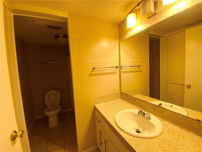 Foto del edificio - 1717 W 35th St
